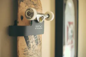 Suporte De Parede Para Skate e Longboard Postal® Preto